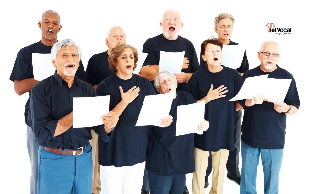 Luyện hát hay cho người trung tuổi có khó không?